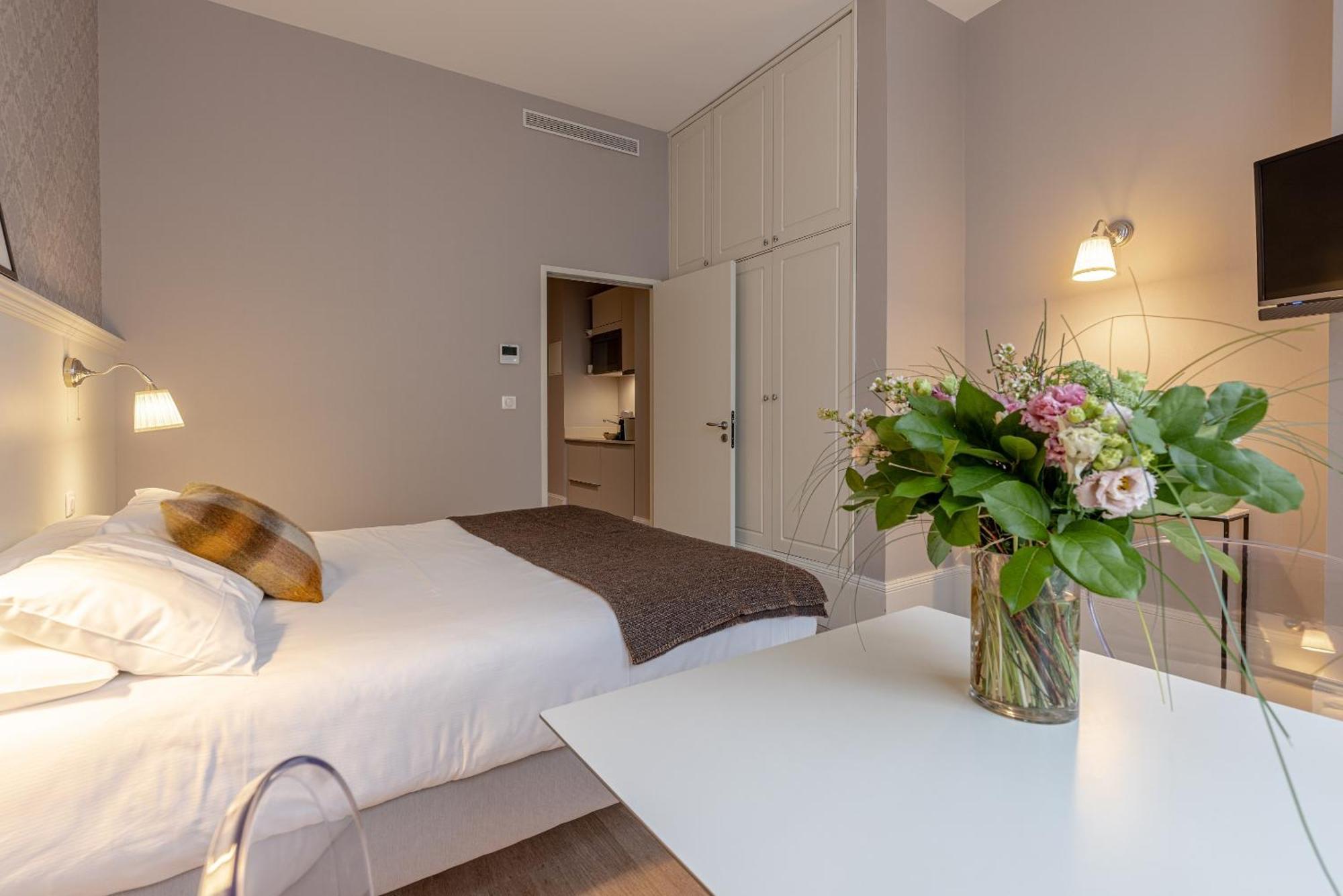 La Maison Blanche - Apparthotels De Charme Chic & Cosy A 350M Du Coeur De Ville De Limoges - Acces Autonome Bilik gambar