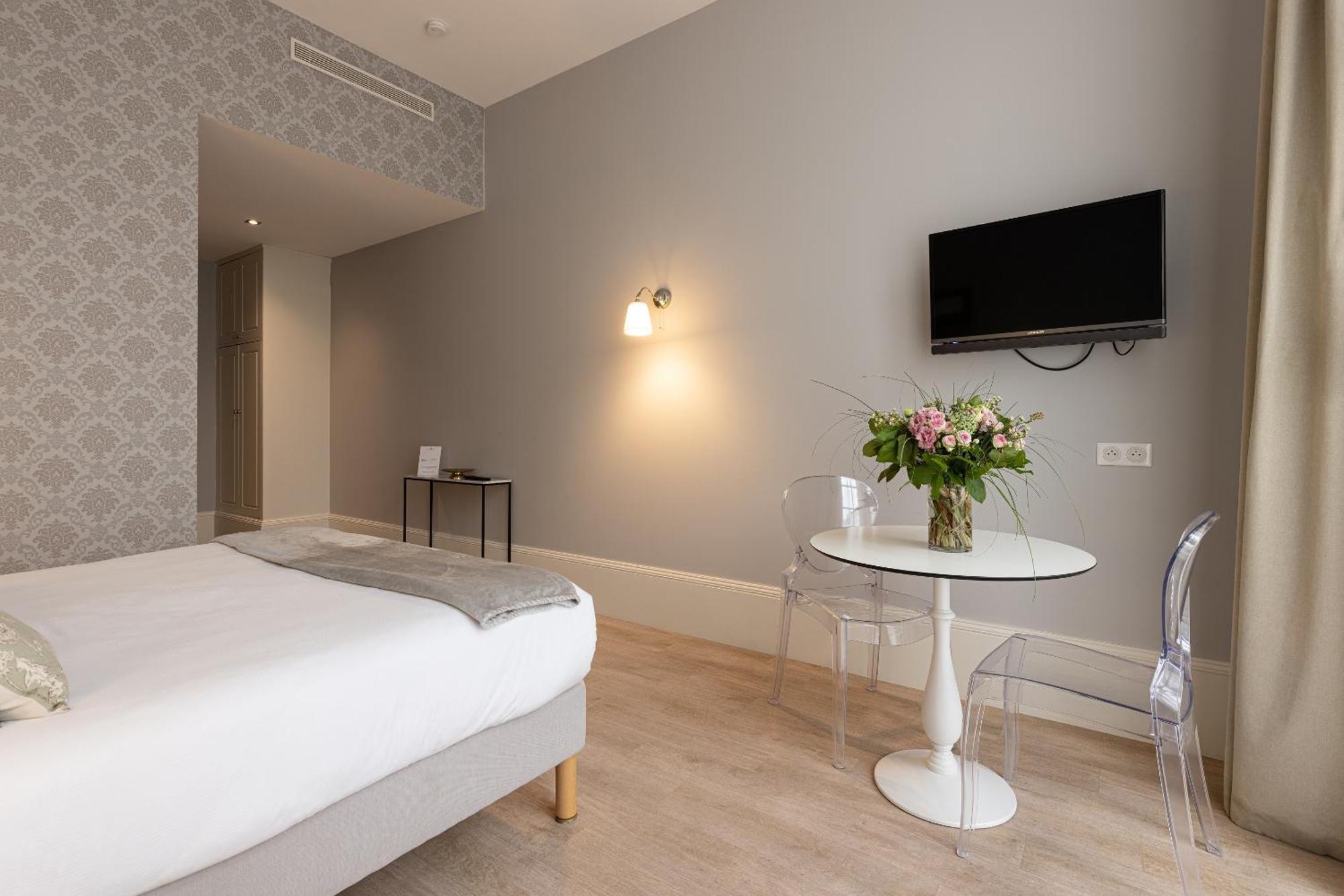 La Maison Blanche - Apparthotels De Charme Chic & Cosy A 350M Du Coeur De Ville De Limoges - Acces Autonome Bilik gambar
